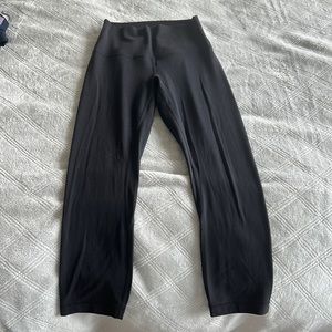 Black Lululemon Align cropped leggings